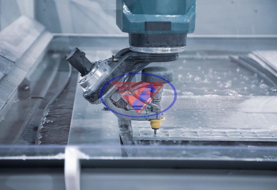 công nghệ cắt bằng tia nước CNC